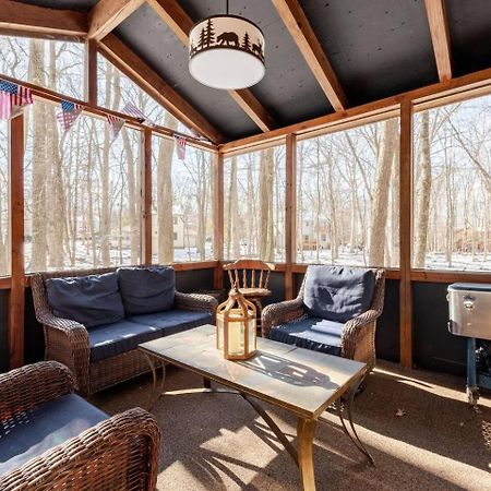 Cozy Cabin At Poconos With Hot Tub And Fire Pit East Stroudsburg Exterior photo